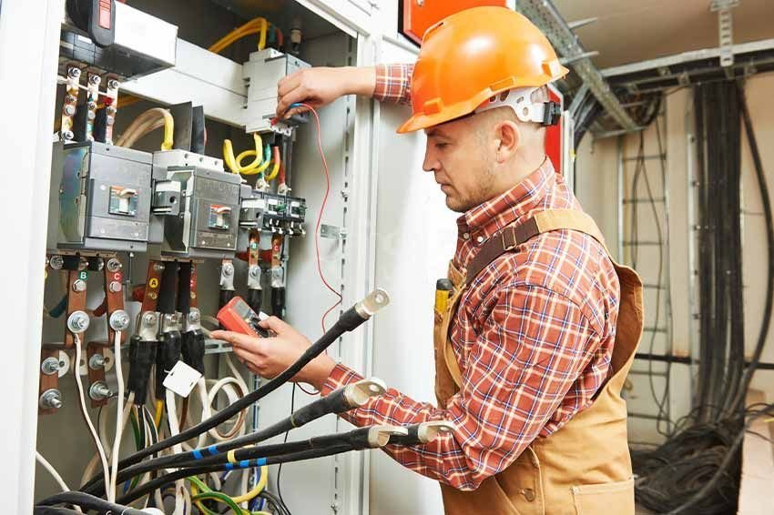 Elektrikle Çalışmalarda İş Güvenliği Eğitim Süresi - Risk Danışmanlık